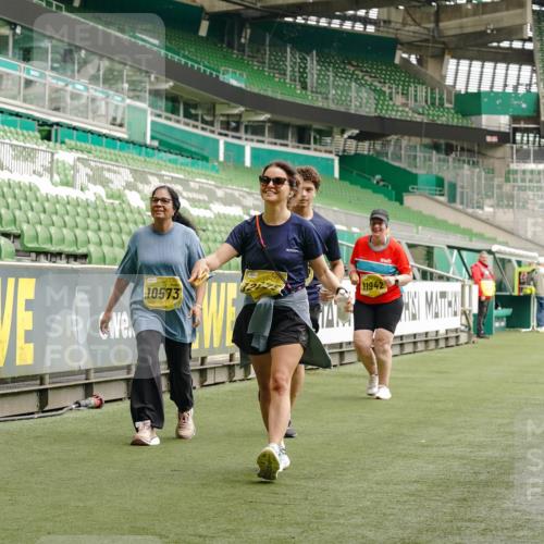 13.09.2026 - 21. swb-Marathon Bremen Michael Burmester http://msf.ph/oto/10427720 13.09.2026 10:52:16 Laufen im Stadion 10317, 10387, 10533, 10534, 10650, 10967, 10968, 11017, 11025, 11161, 11195, 11341, 11352, 11444, 11496, 11538, 11807, 12377, 12408, 12535, 12546, 10264, 10292, 10407, 10413, 10440, 10732, 10754, 10789, 10925, 11104, 11254, 11262, 11423, 11443, 11541, 11663, 11698, 11712, 11851, 11942, 11980, 12083, 12340, 12444, 12471, 12472, 12542, 12561 meine-sportfotos.de