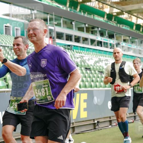 13.09.2026 - 21. swb-Marathon Bremen Michael Burmester http://msf.ph/oto/10427737 13.09.2026 13:02:40 Laufen im Stadion 150, 282, 531, 596, 722, 762, 930, 936, 940, 946, 1006, 1014, 1067, 1163, 1250, 1436, 1448, 1458, 1460, 1582, 1611, 1896, 2033, 2047, 2062, 2276, 2292, 2345, 2364, 2378, 2421, 2491, 2513, 2625, 2638, 2666, 2668, 2779, 2900, 2934, 2987, 3013, 3044, 3114, 3135, 3163, 3164, 3187, 3248, 3258, 3294, 3334, 3360, 3372, 3374, 3392, 3460, 3496, 3510, 3526, 3527, 3576, 3585, 3597, 3603, 3667, 3721, 3806, 3846, 3852, 3859, 3893, 3938, 3970, 3983, 4000, 4077, 4133, 4506, 4558 meine-sportfotos.de