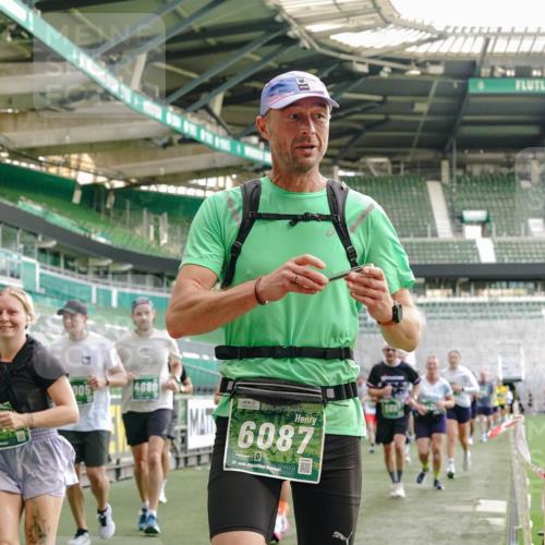13.09.2026 - 21. swb-Marathon Bremen Michael Burmester http://msf.ph/oto/10427756 13.09.2026 13:25:56 Laufen im Stadion 202, 213, 294, 390, 505, 530, 543, 645, 723, 815, 818, 833, 966, 1077, 1283, 1410, 1443, 1459, 1473, 1487, 1491, 1504, 1515, 1530, 1561, 1618, 1744, 1828, 1830, 1953, 2058, 2059, 2211, 2267, 2271, 2273, 2298, 2308, 2354, 2382, 2384, 2428, 2497, 2506, 2508, 2554, 2558, 2576, 2591, 2592, 2644, 2656, 2675, 2752, 2762, 2817, 2833, 2878, 2896, 2965, 2970, 2981, 3005, 3047, 3062, 3084, 3097, 3142, 3172, 3211, 3259, 3306, 3329, 3359, 3390, 3433, 3629 meine-sportfotos.de