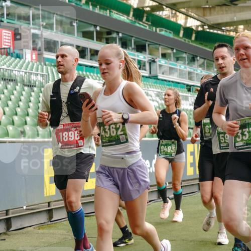 13.09.2026 - 21. swb-Marathon Bremen Michael Burmester http://msf.ph/oto/10427773 13.09.2026 13:02:41 Laufen im Stadion 150, 282, 531, 596, 722, 762, 930, 936, 940, 946, 1006, 1014, 1067, 1163, 1250, 1436, 1448, 1458, 1460, 1582, 1611, 1896, 2033, 2047, 2062, 2276, 2292, 2345, 2364, 2378, 2421, 2513, 2625, 2638, 2666, 2668, 2779, 2900, 2934, 2987, 3013, 3044, 3114, 3135, 3163, 3164, 3187, 3248, 3258, 3294, 3334, 3360, 3372, 3374, 3392, 3460, 3496, 3510, 3526, 3527, 3576, 3585, 3597, 3603, 3667, 3721, 3806, 3846, 3852, 3859, 3893, 3938, 3970, 3983, 4000, 4077, 4133, 4506, 4558 meine-sportfotos.de