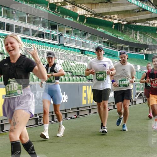 13.09.2026 - 21. swb-Marathon Bremen Michael Burmester http://msf.ph/oto/10427778 13.09.2026 13:25:57 Laufen im Stadion 202, 213, 294, 390, 505, 530, 543, 645, 723, 815, 818, 833, 966, 1077, 1283, 1410, 1443, 1459, 1473, 1487, 1491, 1504, 1515, 1530, 1561, 1618, 1744, 1828, 1830, 1953, 2058, 2059, 2211, 2267, 2271, 2273, 2298, 2308, 2354, 2382, 2384, 2428, 2497, 2506, 2508, 2554, 2558, 2576, 2591, 2592, 2644, 2656, 2675, 2752, 2762, 2817, 2833, 2878, 2896, 2965, 2970, 2981, 3005, 3047, 3062, 3084, 3097, 3142, 3172, 3211, 3259, 3306, 3329, 3359, 3390, 3433, 3629 meine-sportfotos.de