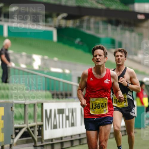 13.09.2026 - 21. swb-Marathon Bremen Michael Burmester http://msf.ph/oto/10427780 13.09.2026 10:18:44 Laufen im Stadion 10366, 10475, 11481, 11652, 12457, 12458, 13504, 13522, 13530, 13533, 13534, 13536, 13541, 13543, 13550, 13554, 13561, 13564, 13569, 13571, 13572, 13573, 13581, 13582, 13599, 13602, 13603, 13604, 13618, 13622, 13630, 13632, 13638, 13639, 13643, 13525, 13627 meine-sportfotos.de
