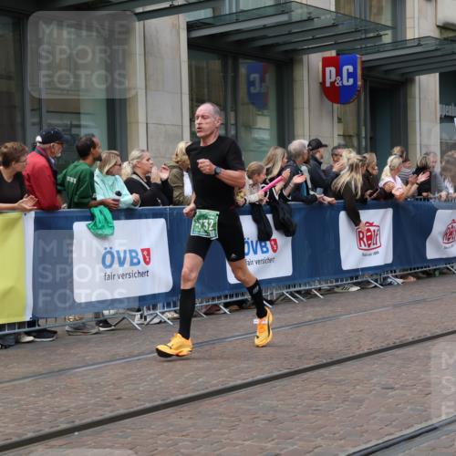 13.09.2026 - 21. swb-Marathon Bremen Strokosch-Dieckow http://msf.ph/oto/10427844 13.09.2026 13:07:35 Ziel 969, 4732, 4852, 4990, 6692, 7558, 8737, 9356, 13091, 13160, 819, 2135, 2706, 3043, 3118, 4743, 4808, 4990, 5570, 5976, 7803, 8060, 8098, 8467, 8611, 8980, 9035 meine-sportfotos.de