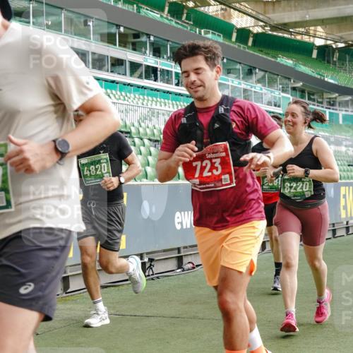 13.09.2026 - 21. swb-Marathon Bremen Michael Burmester http://msf.ph/oto/10427856 13.09.2026 13:26:00 Laufen im Stadion 202, 213, 294, 390, 505, 530, 543, 645, 723, 815, 818, 833, 966, 1077, 1283, 1410, 1443, 1459, 1473, 1487, 1491, 1504, 1515, 1530, 1561, 1618, 1744, 1828, 1830, 1953, 2058, 2059, 2211, 2267, 2271, 2273, 2298, 2308, 2309, 2354, 2382, 2384, 2428, 2497, 2506, 2508, 2554, 2558, 2576, 2582, 2591, 2592, 2644, 2656, 2675, 2752, 2762, 2817, 2833, 2878, 2896, 2965, 2970, 2981, 3005, 3047, 3062, 3084, 3097, 3142, 3172, 3211, 3259, 3306, 3329, 3359, 3390, 3433, 3629 meine-sportfotos.de
