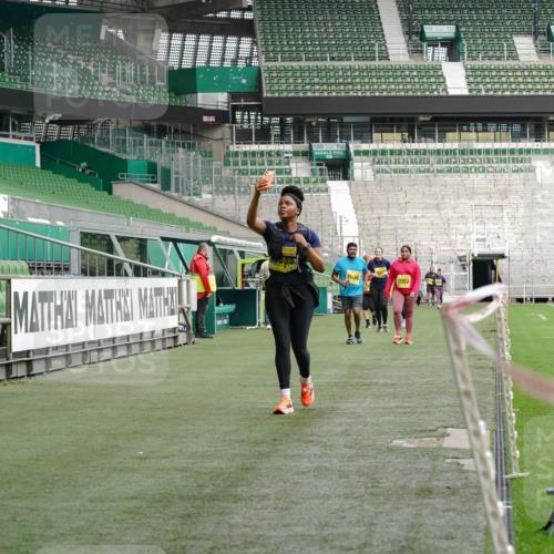 13.09.2026 - 21. swb-Marathon Bremen Michael Burmester http://msf.ph/oto/10427891 13.09.2026 10:52:25 Laufen im Stadion 10317, 10387, 10533, 10534, 10650, 10967, 10968, 11017, 11025, 11161, 11195, 11341, 11352, 11444, 11496, 11538, 11807, 12377, 12408, 12416, 12535, 12546, 10264, 10292, 10407, 10413, 10440, 10732, 10754, 10789, 10925, 11254, 11262, 11423, 11443, 11541, 11698, 11712, 11851, 11942, 11980, 12083, 12440, 12444, 12471, 12472, 12542, 12561 meine-sportfotos.de