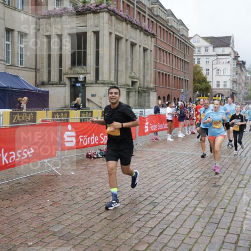 13.09.2026 - Kiel Lauf Yannick Fuchs http://msf.ph/oto/10427894 13.09.2026 11:07:26 Ziel 733, 885, 1344, 1587, 4214, 5123, 5561, 5901, 6380, 6726, 9125, 10924, 11443, 12184, 102, 583, 1294, 1894, 2041, 2305, 3004, 3401, 4683, 4945, 5527, 6265, 6541, 6734, 6931, 7329, 7741, 8911, 9218, 9467, 9729, 10591, 10762, 10977, 11481, 12412, 356, 656, 660, 1136, 1601, 1637, 2905, 2940, 3986, 4983, 5095, 5138, 5139, 5542, 5554, 5638, 6086, 6690, 6727, 7035, 7625, 9064, 9604, 10244, 10873, 11015, 12267, 12706, 2041, 3213, 6931, 7145, 8029, 8822 meine-sportfotos.de