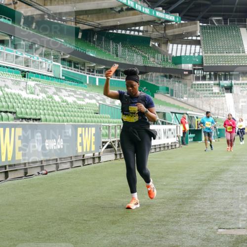 13.09.2026 - 21. swb-Marathon Bremen Michael Burmester http://msf.ph/oto/10427914 13.09.2026 10:52:29 Laufen im Stadion 10317, 10387, 10533, 10534, 10650, 10967, 10968, 11017, 11025, 11161, 11195, 11341, 11352, 11444, 11496, 11538, 12377, 12408, 12416, 12535, 12546, 10264, 10292, 10407, 10413, 10440, 10732, 10754, 10789, 10925, 11254, 11423, 11443, 11541, 11698, 11712, 11851, 11942, 11980, 12083, 12440, 12471, 12472, 12542, 12561 meine-sportfotos.de