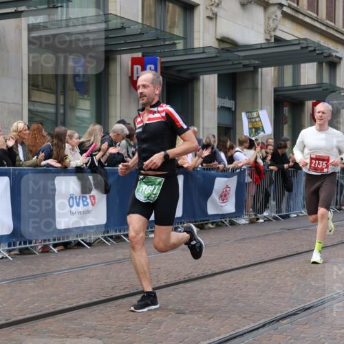 13.09.2026 - 21. swb-Marathon Bremen Strokosch-Dieckow http://msf.ph/oto/10427917 13.09.2026 13:07:46 Ziel 2098, 2266, 2844, 3808, 5594, 6692, 13091, 13160, 819, 969, 2135, 4732, 4852, 4990, 5570, 5976, 7558, 7803, 8060, 8467, 8611, 8737, 9035, 9356 meine-sportfotos.de