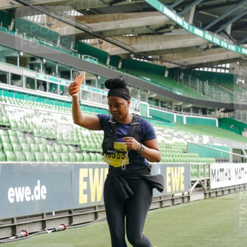 13.09.2026 - 21. swb-Marathon Bremen Michael Burmester http://msf.ph/oto/10427923 13.09.2026 10:52:31 Laufen im Stadion 10317, 10387, 10533, 10534, 10650, 10967, 10968, 11017, 11025, 11161, 11195, 11341, 11444, 11538, 12377, 12408, 12416, 12535, 12546, 10264, 10292, 10407, 10413, 10440, 10710, 10732, 10754, 10789, 10925, 11254, 11423, 11443, 11541, 11698, 11712, 11851, 11942, 11980, 12083, 12440, 12471, 12472, 12542, 12561 meine-sportfotos.de
