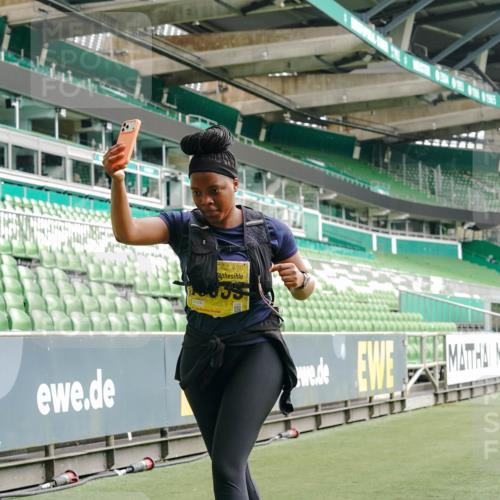 13.09.2026 - 21. swb-Marathon Bremen Michael Burmester http://msf.ph/oto/10427934 13.09.2026 10:52:31 Laufen im Stadion 10317, 10387, 10533, 10534, 10650, 10967, 10968, 11017, 11025, 11161, 11195, 11341, 11444, 11538, 12377, 12408, 12416, 12535, 12546, 10264, 10292, 10407, 10413, 10440, 10710, 10732, 10754, 10789, 10925, 11254, 11423, 11443, 11541, 11698, 11712, 11851, 11942, 11980, 12083, 12440, 12471, 12472, 12542, 12561 meine-sportfotos.de