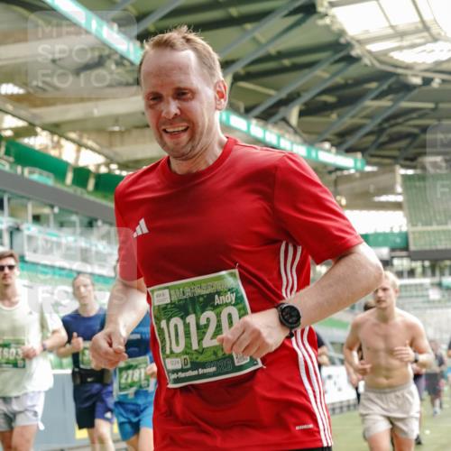 13.09.2026 - 21. swb-Marathon Bremen Michael Burmester http://msf.ph/oto/10427946 13.09.2026 13:02:45 Laufen im Stadion 150, 282, 531, 596, 722, 762, 930, 936, 940, 946, 1006, 1014, 1067, 1163, 1250, 1436, 1458, 1460, 1611, 1896, 2033, 2047, 2062, 2276, 2292, 2345, 2364, 2378, 2421, 2434, 2513, 2625, 2638, 2666, 2668, 2779, 2900, 2934, 2987, 3013, 3044, 3114, 3135, 3163, 3164, 3187, 3248, 3258, 3294, 3334, 3360, 3374, 3392, 3402, 3460, 3496, 3510, 3527, 3576, 3585, 3597, 3603, 3667, 3721, 3806, 3846, 3852, 3859, 3893, 3938, 3970, 3983, 4000, 4077, 4133, 4506, 4558 meine-sportfotos.de
