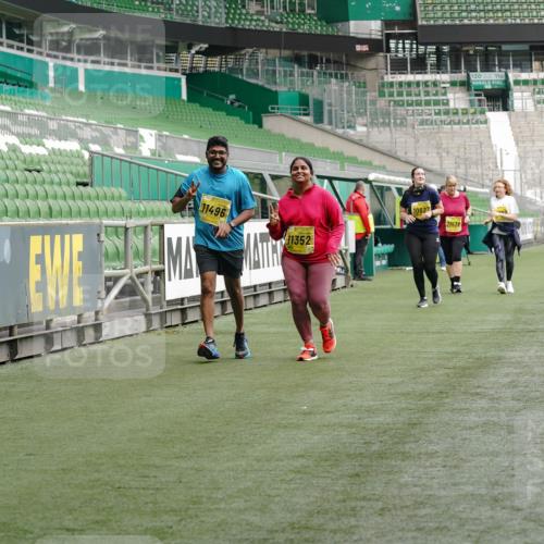 13.09.2026 - 21. swb-Marathon Bremen Michael Burmester http://msf.ph/oto/10427955 13.09.2026 10:52:36 Laufen im Stadion 10317, 10387, 10533, 10650, 10967, 10968, 11017, 11025, 11161, 11195, 11341, 11444, 11538, 12377, 12408, 12416, 12535, 12546, 10292, 10407, 10413, 10440, 10710, 10732, 10754, 10789, 10925, 11254, 11423, 11541, 11698, 11712, 11851, 11942, 11980, 12083, 12440, 12471, 12472, 12542, 12561 meine-sportfotos.de