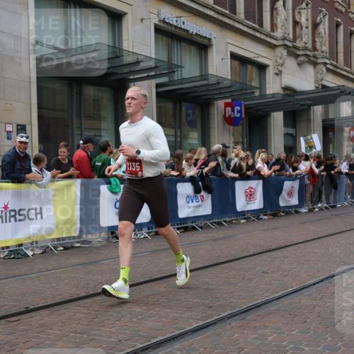 13.09.2026 - 21. swb-Marathon Bremen Strokosch-Dieckow http://msf.ph/oto/10427963 13.09.2026 13:07:48 Ziel 2098, 2266, 2844, 3808, 4247, 5594, 6692, 13091, 13160, 819, 969, 2135, 4732, 4852, 4990, 5570, 5976, 7558, 7803, 8060, 8467, 8611, 8737, 9035, 9356 meine-sportfotos.de