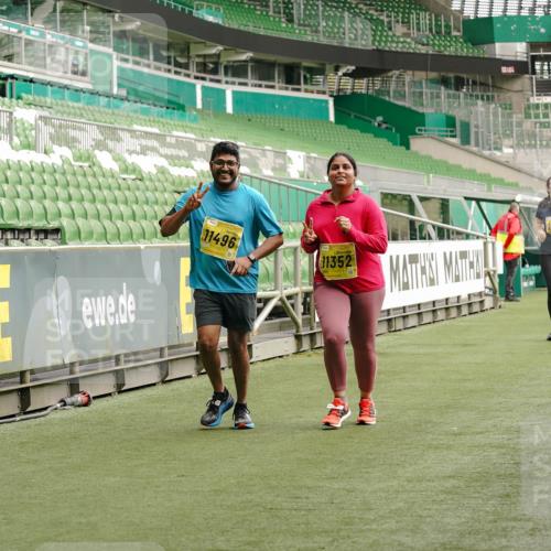 13.09.2026 - 21. swb-Marathon Bremen Michael Burmester http://msf.ph/oto/10427976 13.09.2026 10:52:38 Laufen im Stadion 10317, 10387, 10650, 10967, 10968, 11017, 11025, 11161, 11195, 11341, 11444, 11538, 12377, 12408, 12416, 12546, 10292, 10407, 10413, 10440, 10710, 10732, 10754, 10789, 10925, 11254, 11423, 11541, 11698, 11712, 11851, 11942, 11980, 12083, 12440, 12471, 12472, 12542, 12561 meine-sportfotos.de