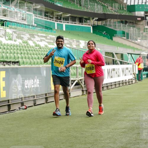 13.09.2026 - 21. swb-Marathon Bremen Michael Burmester http://msf.ph/oto/10427985 13.09.2026 10:52:38 Laufen im Stadion 10317, 10387, 10650, 10967, 10968, 11017, 11025, 11161, 11195, 11341, 11444, 11538, 12377, 12408, 12416, 12546, 10292, 10407, 10413, 10440, 10710, 10732, 10754, 10789, 10925, 11254, 11423, 11541, 11698, 11712, 11851, 11942, 11980, 12083, 12440, 12471, 12472, 12542, 12561 meine-sportfotos.de