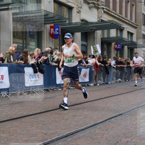 13.09.2026 - 21. swb-Marathon Bremen Strokosch-Dieckow http://msf.ph/oto/10427993 13.09.2026 13:07:52 Ziel 678, 2098, 2266, 2844, 3808, 4247, 5594, 6692, 9582, 13091, 13160, 819, 969, 2135, 4732, 4852, 4990, 5570, 5976, 7558, 7803, 8611, 8737, 9035, 9356 meine-sportfotos.de