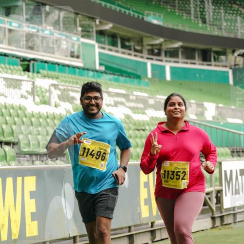 13.09.2026 - 21. swb-Marathon Bremen Michael Burmester http://msf.ph/oto/10427999 13.09.2026 10:52:39 Laufen im Stadion 10317, 10387, 10650, 10967, 10968, 11017, 11025, 11161, 11195, 11341, 11444, 11538, 12377, 12408, 12416, 12546, 10292, 10407, 10413, 10440, 10710, 10732, 10754, 10789, 10925, 11254, 11423, 11541, 11698, 11712, 11851, 11942, 11980, 12083, 12440, 12471, 12472, 12542, 12561 meine-sportfotos.de