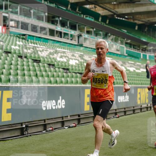 13.09.2026 - 21. swb-Marathon Bremen Michael Burmester http://msf.ph/oto/10428001 13.09.2026 10:19:24 Laufen im Stadion 10366, 10475, 11197, 11418, 11481, 11652, 12358, 12457, 13530, 13533, 13534, 13536, 13541, 13543, 13550, 13554, 13560, 13564, 13571, 13572, 13573, 13581, 13582, 13599, 13601, 13602, 13610, 13618, 13622, 13632, 13638, 13639, 13643, 10597, 12272, 13501, 13515, 13525, 13547, 13567, 13627, 13635 meine-sportfotos.de