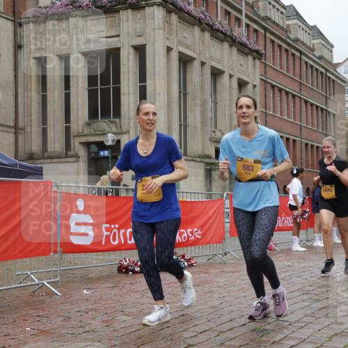 13.09.2026 - Kiel Lauf Yannick Fuchs http://msf.ph/oto/10428013 13.09.2026 11:07:46 Ziel 94, 311, 356, 656, 660, 1136, 1637, 2940, 3986, 4983, 5095, 6086, 6404, 6727, 7035, 9604, 9952, 10244, 10873, 11015, 11407, 12013, 12267, 12730, 102, 583, 660, 733, 885, 1344, 1587, 1601, 1637, 2305, 2905, 4214, 5123, 5138, 5139, 5542, 5554, 5561, 5638, 5901, 6265, 6380, 6690, 6726, 7625, 9064, 9125, 9604, 10762, 10924, 11443, 12184, 12412, 12706, 121, 755, 1951, 2120, 2136, 3397, 3828, 4297, 4949, 5833, 7123, 10702, 12379, 102, 583, 1294, 2305, 3004, 5527, 10762 meine-sportfotos.de