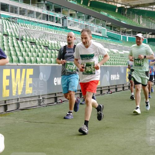 13.09.2026 - 21. swb-Marathon Bremen Michael Burmester http://msf.ph/oto/10428036 13.09.2026 13:26:06 Laufen im Stadion 202, 213, 294, 390, 505, 530, 543, 645, 815, 818, 833, 966, 1077, 1283, 1410, 1443, 1459, 1473, 1487, 1491, 1504, 1515, 1530, 1561, 1618, 1744, 1828, 1830, 1953, 2058, 2059, 2267, 2271, 2273, 2298, 2308, 2309, 2354, 2382, 2384, 2428, 2506, 2508, 2542, 2554, 2558, 2576, 2582, 2591, 2592, 2644, 2656, 2675, 2752, 2762, 2817, 2833, 2878, 2896, 2965, 2970, 2981, 3005, 3047, 3062, 3084, 3097, 3142, 3172, 3211, 3259, 3306, 3329, 3359, 3390, 3433, 3629 meine-sportfotos.de