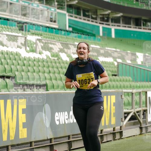 13.09.2026 - 21. swb-Marathon Bremen Michael Burmester http://msf.ph/oto/10428045 13.09.2026 10:52:45 Laufen im Stadion 10317, 10387, 10650, 10967, 10968, 11017, 11025, 11161, 11195, 11341, 11444, 11538, 12377, 12408, 12416, 12546, 10407, 10413, 10440, 10710, 10754, 10789, 11031, 11254, 11541, 11712, 11780, 11851, 11942, 11980, 12083, 12440, 12471, 12542, 12561 meine-sportfotos.de