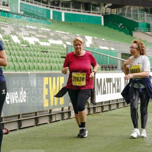 13.09.2026 - 21. swb-Marathon Bremen Michael Burmester http://msf.ph/oto/10428068 13.09.2026 10:52:46 Laufen im Stadion 10317, 10387, 10650, 10967, 10968, 11017, 11025, 11161, 11195, 11341, 11444, 11538, 12377, 12408, 12416, 12546, 10407, 10413, 10440, 10710, 10754, 10789, 11031, 11254, 11541, 11712, 11780, 11851, 11942, 11980, 12440, 12471, 12542, 12561 meine-sportfotos.de