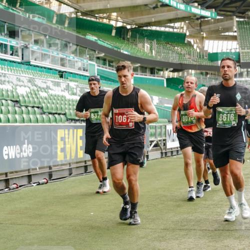 13.09.2026 - 21. swb-Marathon Bremen Michael Burmester http://msf.ph/oto/10428069 13.09.2026 13:02:48 Laufen im Stadion 150, 488, 531, 596, 722, 762, 930, 936, 940, 946, 1006, 1014, 1067, 1163, 1250, 1436, 1458, 1460, 1611, 1771, 1896, 2033, 2047, 2062, 2276, 2292, 2345, 2364, 2378, 2421, 2434, 2513, 2625, 2638, 2666, 2668, 2779, 2900, 2934, 2977, 2987, 3013, 3044, 3114, 3135, 3163, 3164, 3187, 3248, 3258, 3294, 3334, 3360, 3374, 3392, 3402, 3460, 3496, 3510, 3527, 3576, 3585, 3597, 3603, 3618, 3667, 3721, 3806, 3846, 3852, 3859, 3893, 3938, 3970, 3983, 4000, 4077, 4133, 4506, 4558 meine-sportfotos.de