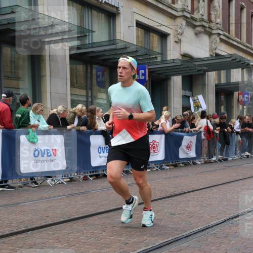 13.09.2026 - 21. swb-Marathon Bremen Strokosch-Dieckow http://msf.ph/oto/10428072 13.09.2026 13:07:57 Ziel 339, 678, 1335, 1696, 2098, 2266, 2844, 3808, 4247, 5594, 6692, 8655, 9582, 13091, 969, 4732, 4852, 4990, 5570, 5976, 6692, 7558, 8611, 8737, 9035, 9356, 13091, 13160 meine-sportfotos.de