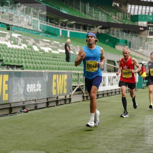 13.09.2026 - 21. swb-Marathon Bremen Michael Burmester http://msf.ph/oto/10428077 13.09.2026 10:19:27 Laufen im Stadion 10366, 10475, 11197, 11418, 11481, 11652, 12358, 12413, 12457, 13530, 13533, 13534, 13536, 13541, 13543, 13550, 13554, 13560, 13564, 13571, 13572, 13573, 13581, 13582, 13599, 13601, 13602, 13605, 13610, 13618, 13622, 13632, 13638, 13639, 13643, 10597, 12272, 13501, 13515, 13517, 13525, 13547, 13567, 13627, 13635 meine-sportfotos.de