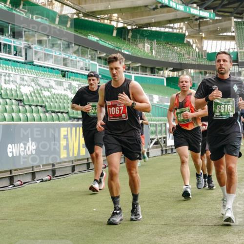 13.09.2026 - 21. swb-Marathon Bremen Michael Burmester http://msf.ph/oto/10428081 13.09.2026 13:02:48 Laufen im Stadion 150, 488, 531, 596, 722, 762, 930, 936, 940, 946, 1006, 1014, 1067, 1163, 1250, 1436, 1458, 1460, 1611, 1771, 1896, 2033, 2047, 2062, 2276, 2292, 2345, 2364, 2378, 2421, 2434, 2513, 2625, 2638, 2666, 2668, 2779, 2900, 2934, 2977, 2987, 3013, 3044, 3114, 3135, 3163, 3164, 3187, 3248, 3258, 3294, 3334, 3360, 3374, 3392, 3402, 3460, 3496, 3510, 3527, 3576, 3585, 3597, 3603, 3618, 3667, 3721, 3806, 3846, 3852, 3859, 3893, 3938, 3970, 3983, 4000, 4077, 4133, 4506, 4558 meine-sportfotos.de
