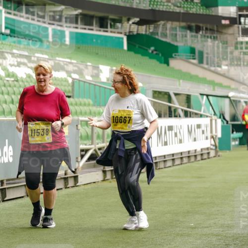 13.09.2026 - 21. swb-Marathon Bremen Michael Burmester http://msf.ph/oto/10428087 13.09.2026 10:52:47 Laufen im Stadion 10317, 10387, 10650, 10967, 10968, 11017, 11025, 11161, 11195, 11341, 11444, 11538, 12377, 12408, 12416, 12546, 10407, 10413, 10440, 10710, 10754, 10789, 11031, 11254, 11541, 11712, 11780, 11851, 11942, 11980, 12440, 12471, 12542, 12561 meine-sportfotos.de