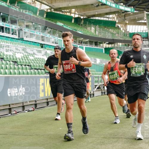 13.09.2026 - 21. swb-Marathon Bremen Michael Burmester http://msf.ph/oto/10428094 13.09.2026 13:02:48 Laufen im Stadion 150, 488, 531, 596, 722, 762, 930, 936, 940, 946, 1006, 1014, 1067, 1163, 1250, 1436, 1458, 1460, 1611, 1771, 1896, 2033, 2047, 2062, 2276, 2292, 2345, 2364, 2378, 2421, 2434, 2513, 2625, 2638, 2666, 2668, 2779, 2900, 2934, 2977, 2987, 3013, 3044, 3114, 3135, 3163, 3164, 3187, 3248, 3258, 3294, 3334, 3360, 3374, 3392, 3402, 3460, 3496, 3510, 3527, 3576, 3585, 3597, 3603, 3618, 3667, 3721, 3806, 3846, 3852, 3859, 3893, 3938, 3970, 3983, 4000, 4077, 4133, 4506, 4558 meine-sportfotos.de