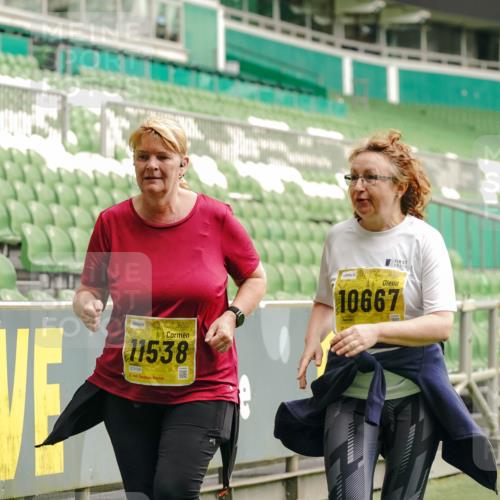 13.09.2026 - 21. swb-Marathon Bremen Michael Burmester http://msf.ph/oto/10428106 13.09.2026 10:52:49 Laufen im Stadion 10317, 10387, 10650, 10967, 10968, 11017, 11025, 11161, 11195, 11341, 11444, 11538, 12377, 12408, 12416, 12546, 10407, 10413, 10440, 10667, 10710, 10754, 10789, 11031, 11254, 11541, 11712, 11780, 11851, 11942, 11980, 12440, 12471, 12542, 12561 meine-sportfotos.de