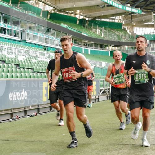 13.09.2026 - 21. swb-Marathon Bremen Michael Burmester http://msf.ph/oto/10428110 13.09.2026 13:02:48 Laufen im Stadion 150, 488, 531, 596, 722, 762, 930, 936, 940, 946, 1006, 1014, 1067, 1163, 1250, 1436, 1458, 1460, 1611, 1771, 1896, 2033, 2047, 2062, 2276, 2292, 2345, 2364, 2378, 2421, 2434, 2513, 2625, 2638, 2666, 2668, 2779, 2900, 2934, 2977, 2987, 3013, 3044, 3114, 3135, 3163, 3164, 3187, 3248, 3258, 3294, 3334, 3360, 3374, 3392, 3402, 3460, 3496, 3510, 3527, 3576, 3585, 3597, 3603, 3618, 3667, 3721, 3806, 3846, 3852, 3859, 3893, 3938, 3970, 3983, 4000, 4077, 4133, 4506, 4558 meine-sportfotos.de