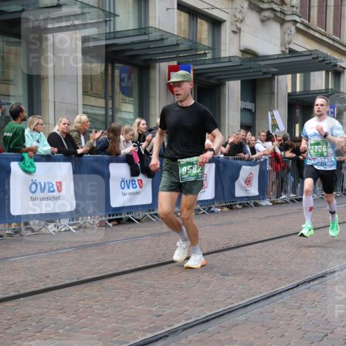 13.09.2026 - 21. swb-Marathon Bremen Strokosch-Dieckow http://msf.ph/oto/10428129 13.09.2026 13:08:04 Ziel 339, 678, 1335, 1696, 2098, 2266, 3808, 4082, 4247, 4888, 5424, 5594, 8655, 9084, 9582, 969, 2844, 4732, 4852, 6692, 7558, 9356, 13091, 13160 meine-sportfotos.de