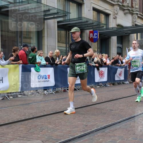 13.09.2026 - 21. swb-Marathon Bremen Strokosch-Dieckow http://msf.ph/oto/10428140 13.09.2026 13:08:04 Ziel 339, 678, 1335, 1696, 2098, 2266, 3808, 4082, 4247, 4888, 5424, 5594, 8655, 9084, 9582, 969, 2844, 4732, 4852, 6692, 7558, 9356, 13091, 13160 meine-sportfotos.de