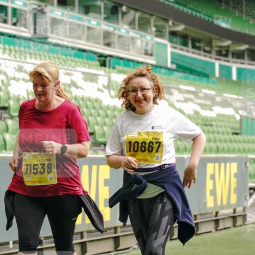 13.09.2026 - 21. swb-Marathon Bremen Michael Burmester http://msf.ph/oto/10428145 13.09.2026 10:52:50 Laufen im Stadion 10317, 10387, 10650, 10967, 10968, 11017, 11025, 11161, 11195, 11341, 11444, 11538, 12377, 12408, 12416, 12546, 10407, 10413, 10440, 10667, 10710, 10754, 10789, 11031, 11254, 11541, 11712, 11780, 11851, 11942, 11980, 12440, 12471, 12542, 12561 meine-sportfotos.de