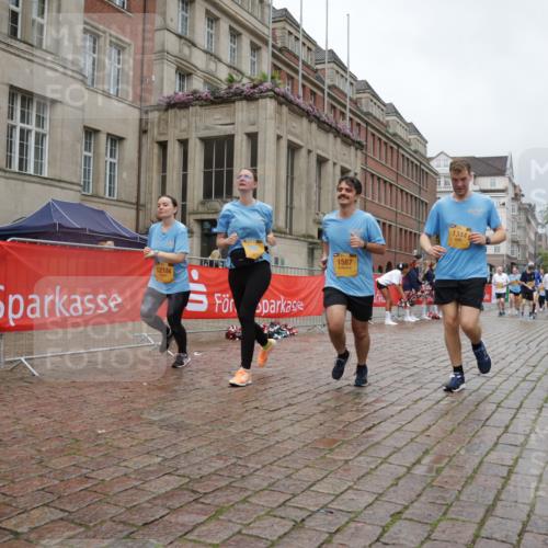 13.09.2026 - Kiel Lauf Yannick Fuchs http://msf.ph/oto/10428148 13.09.2026 11:08:00 Ziel 94, 121, 755, 1951, 2136, 3397, 3828, 4297, 4949, 5833, 6404, 7123, 9952, 10702, 12379, 94, 311, 356, 656, 660, 885, 1136, 1344, 1587, 1601, 1637, 2905, 2940, 3986, 4214, 4983, 5095, 5123, 5138, 5139, 5542, 5554, 5638, 6086, 6380, 6690, 6727, 7035, 7625, 9064, 9604, 10244, 10873, 11015, 11407, 12013, 12184, 12267, 12706, 12730, 2120, 5856, 6401, 7108, 7254, 8019, 10525, 733, 885, 1344, 1587, 4214, 5123, 5561, 5901, 10924, 11443, 12184 meine-sportfotos.de