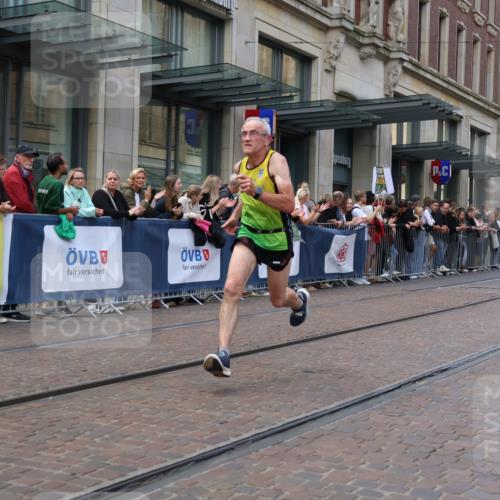 13.09.2026 - 21. swb-Marathon Bremen Strokosch-Dieckow http://msf.ph/oto/10428182 13.09.2026 13:08:05 Ziel 339, 678, 1335, 1696, 2098, 2266, 3808, 4082, 4247, 4888, 5424, 5594, 8655, 9084, 9582, 969, 2098, 2266, 2844, 4732, 4852, 6692, 9356, 13091, 13160 meine-sportfotos.de