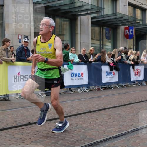 13.09.2026 - 21. swb-Marathon Bremen Strokosch-Dieckow http://msf.ph/oto/10428199 13.09.2026 13:08:06 Ziel 339, 678, 1335, 1696, 3808, 4082, 4247, 4888, 5424, 5594, 8655, 9084, 9582, 969, 2098, 2266, 2844, 4732, 4852, 6692, 13091, 13160 meine-sportfotos.de