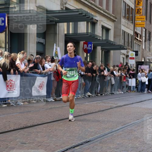 13.09.2026 - 21. swb-Marathon Bremen Strokosch-Dieckow http://msf.ph/oto/10428220 13.09.2026 13:08:10 Ziel 339, 678, 715, 1335, 1696, 3808, 4082, 4247, 4888, 5424, 5594, 7064, 8655, 9084, 9582, 2098, 2266, 2844, 3808, 4732, 5594, 6692, 13091, 13160 meine-sportfotos.de