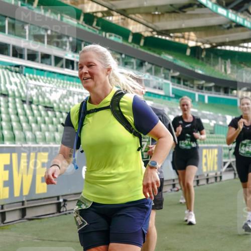 13.09.2026 - 21. swb-Marathon Bremen Michael Burmester http://msf.ph/oto/10428278 13.09.2026 13:26:16 Laufen im Stadion 202, 213, 294, 364, 390, 505, 530, 543, 645, 815, 818, 833, 966, 1077, 1283, 1410, 1443, 1459, 1473, 1487, 1504, 1515, 1530, 1561, 1618, 1700, 1744, 1828, 1830, 1953, 2058, 2059, 2267, 2271, 2273, 2298, 2308, 2309, 2354, 2382, 2384, 2388, 2404, 2428, 2506, 2508, 2542, 2558, 2576, 2582, 2591, 2592, 2656, 2675, 2752, 2762, 2817, 2833, 2878, 2896, 2965, 2970, 2981, 3005, 3047, 3050, 3062, 3084, 3097, 3142, 3172, 3211, 3259, 3329, 3359, 3390, 3433, 3540, 3629 meine-sportfotos.de