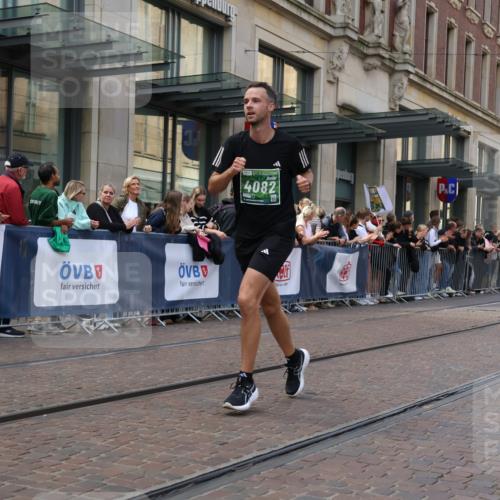 13.09.2026 - 21. swb-Marathon Bremen Strokosch-Dieckow http://msf.ph/oto/10428323 13.09.2026 13:08:13 Ziel 339, 678, 715, 1335, 1696, 3276, 4033, 4082, 4247, 4888, 5377, 5424, 6842, 7064, 7121, 8655, 9084, 9582, 2098, 2266, 2844, 3808, 4247, 5594, 6692, 13091, 13160 meine-sportfotos.de