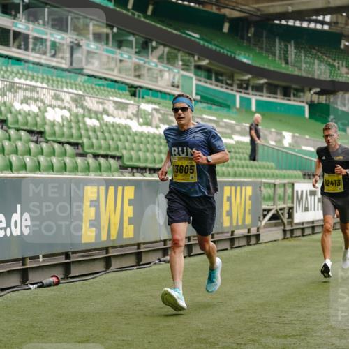 13.09.2026 - 21. swb-Marathon Bremen Michael Burmester http://msf.ph/oto/10428330 13.09.2026 10:19:36 Laufen im Stadion 10366, 10475, 10994, 11197, 11418, 11481, 11512, 11652, 12358, 12413, 13505, 13530, 13533, 13534, 13536, 13540, 13541, 13543, 13550, 13554, 13558, 13560, 13564, 13573, 13581, 13582, 13588, 13599, 13601, 13602, 13605, 13610, 13618, 13622, 13632, 13633, 13638, 13639, 13643, 10597, 12272, 13501, 13515, 13517, 13525, 13542, 13547, 13567, 13579, 13623, 13627, 13635 meine-sportfotos.de