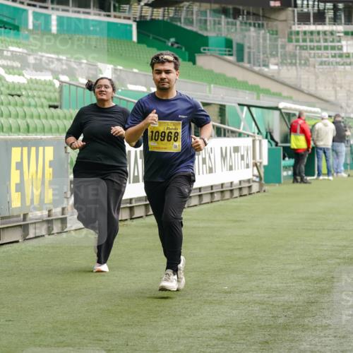 13.09.2026 - 21. swb-Marathon Bremen Michael Burmester http://msf.ph/oto/10428374 13.09.2026 10:53:49 Laufen im Stadion 10317, 11444, 12163, 12416, 10533, 10534, 10573, 10627, 10667, 10710, 11031, 11266, 11352, 11496, 11712, 11780, 11807, 11851, 12440, 12535 meine-sportfotos.de