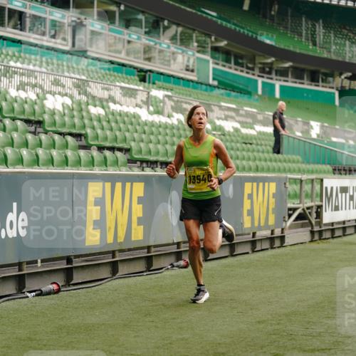 13.09.2026 - 21. swb-Marathon Bremen Michael Burmester http://msf.ph/oto/10428386 13.09.2026 10:19:38 Laufen im Stadion 10366, 10475, 10994, 11176, 11197, 11418, 11481, 11512, 11652, 12358, 12413, 13505, 13530, 13533, 13534, 13536, 13540, 13541, 13543, 13550, 13558, 13560, 13564, 13573, 13581, 13582, 13588, 13599, 13601, 13605, 13610, 13618, 13622, 13632, 13633, 13638, 13639, 13643, 10597, 12272, 13501, 13515, 13517, 13525, 13542, 13547, 13567, 13579, 13623, 13627, 13635 meine-sportfotos.de