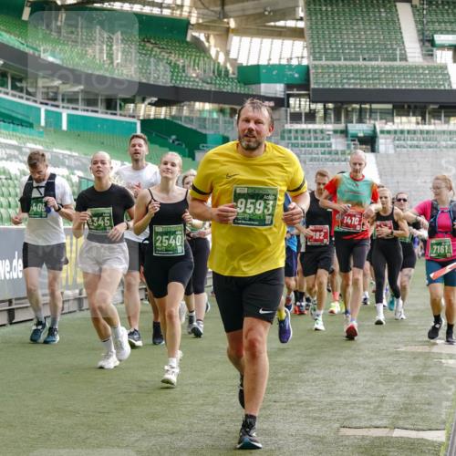 13.09.2026 - 21. swb-Marathon Bremen Michael Burmester http://msf.ph/oto/10428390 13.09.2026 13:26:22 Laufen im Stadion 186, 202, 213, 364, 390, 530, 543, 645, 815, 818, 833, 966, 1077, 1283, 1410, 1443, 1459, 1473, 1487, 1504, 1530, 1561, 1618, 1700, 1744, 1828, 1830, 1953, 2058, 2059, 2271, 2273, 2298, 2308, 2309, 2354, 2382, 2384, 2388, 2404, 2428, 2506, 2507, 2508, 2542, 2558, 2576, 2582, 2591, 2592, 2656, 2675, 2748, 2752, 2762, 2817, 2833, 2878, 2896, 2965, 2970, 2981, 3005, 3047, 3050, 3062, 3084, 3097, 3142, 3172, 3259, 3329, 3359, 3390, 3433, 3540, 3629, 3756 meine-sportfotos.de