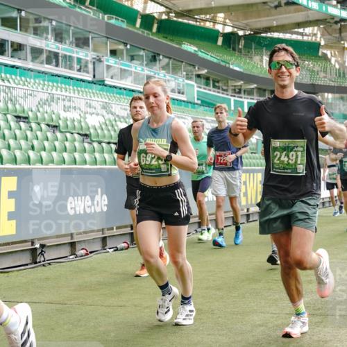 13.09.2026 - 21. swb-Marathon Bremen Michael Burmester http://msf.ph/oto/10428404 13.09.2026 13:02:55 Laufen im Stadion 150, 488, 531, 596, 722, 725, 762, 930, 936, 940, 946, 1006, 1014, 1067, 1163, 1250, 1436, 1458, 1460, 1611, 1771, 2033, 2047, 2062, 2223, 2276, 2292, 2345, 2364, 2378, 2421, 2434, 2513, 2625, 2638, 2666, 2668, 2779, 2900, 2934, 2977, 2987, 3013, 3044, 3114, 3135, 3163, 3164, 3187, 3248, 3258, 3294, 3334, 3360, 3392, 3402, 3460, 3496, 3510, 3527, 3576, 3585, 3597, 3603, 3618, 3667, 3721, 3806, 3846, 3852, 3859, 3893, 3938, 3970, 3983, 4000, 4077, 4133, 4506, 4558 meine-sportfotos.de