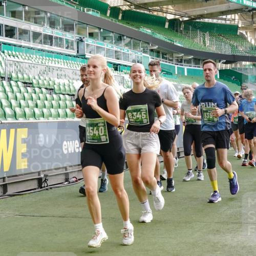 13.09.2026 - 21. swb-Marathon Bremen Michael Burmester http://msf.ph/oto/10428421 13.09.2026 13:26:24 Laufen im Stadion 186, 202, 213, 364, 390, 530, 543, 645, 815, 818, 833, 966, 1077, 1283, 1410, 1443, 1459, 1473, 1487, 1504, 1530, 1561, 1618, 1700, 1744, 1828, 1830, 1953, 2058, 2059, 2271, 2273, 2298, 2308, 2309, 2354, 2382, 2384, 2388, 2404, 2428, 2506, 2507, 2508, 2542, 2558, 2576, 2582, 2591, 2592, 2656, 2675, 2748, 2752, 2762, 2817, 2833, 2878, 2896, 2965, 2970, 2981, 3005, 3047, 3050, 3062, 3084, 3097, 3142, 3172, 3259, 3329, 3359, 3390, 3433, 3540, 3629, 3756 meine-sportfotos.de