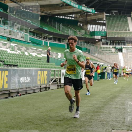 13.09.2026 - 21. swb-Marathon Bremen Michael Burmester http://msf.ph/oto/10428439 13.09.2026 10:19:40 Laufen im Stadion 10366, 10475, 10994, 11176, 11197, 11418, 11481, 11512, 11652, 12358, 12413, 13505, 13530, 13533, 13534, 13536, 13540, 13541, 13543, 13550, 13558, 13560, 13564, 13573, 13581, 13582, 13588, 13599, 13601, 13605, 13610, 13618, 13622, 13632, 13633, 13638, 13639, 13643, 10597, 12272, 13501, 13510, 13515, 13517, 13525, 13542, 13547, 13567, 13579, 13623, 13627, 13635 meine-sportfotos.de